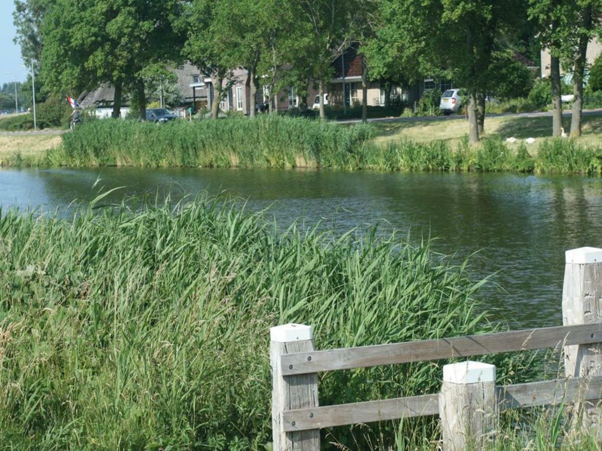 Holiday Home Canal View Alkmaar Exteriör bild