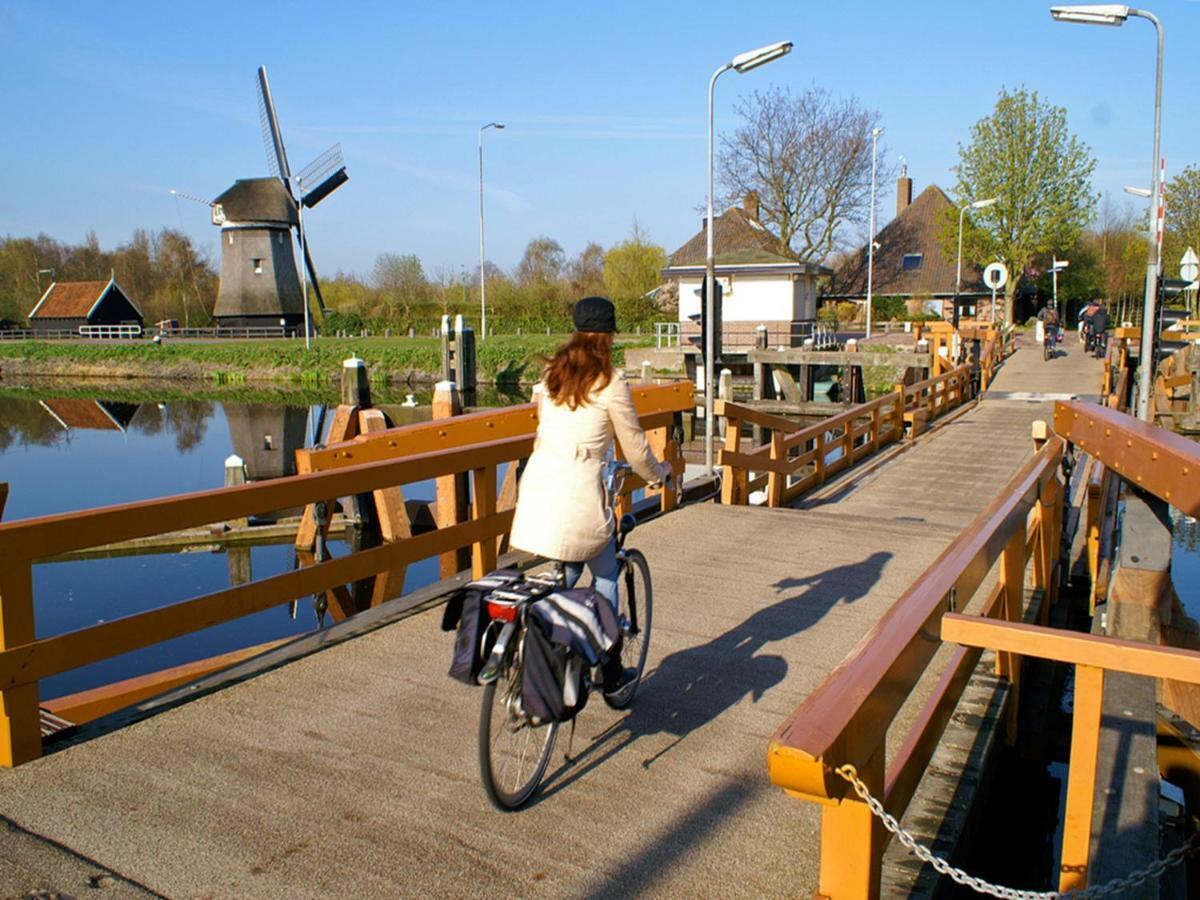 Holiday Home Canal View Alkmaar Exteriör bild
