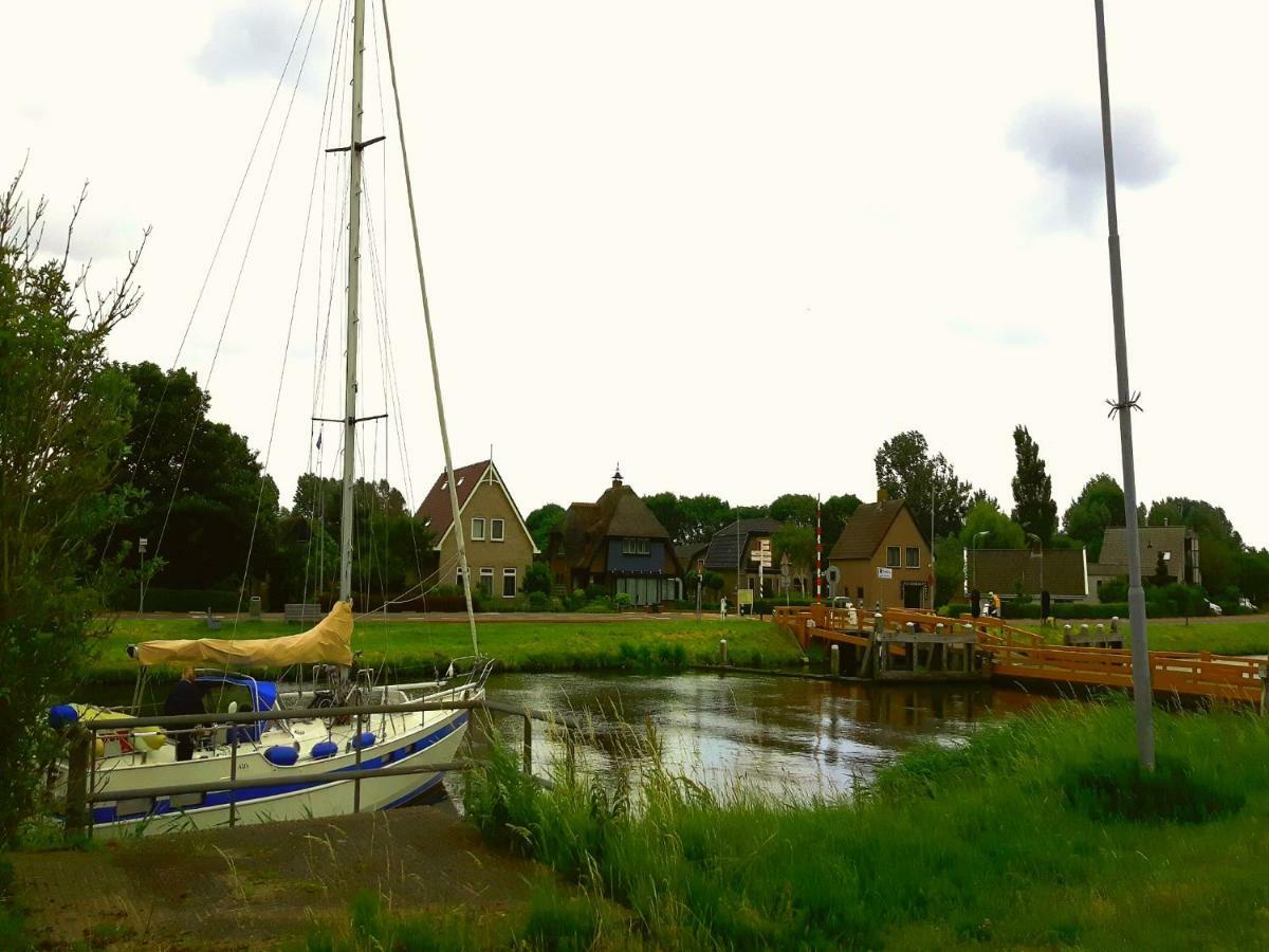 Holiday Home Canal View Alkmaar Exteriör bild