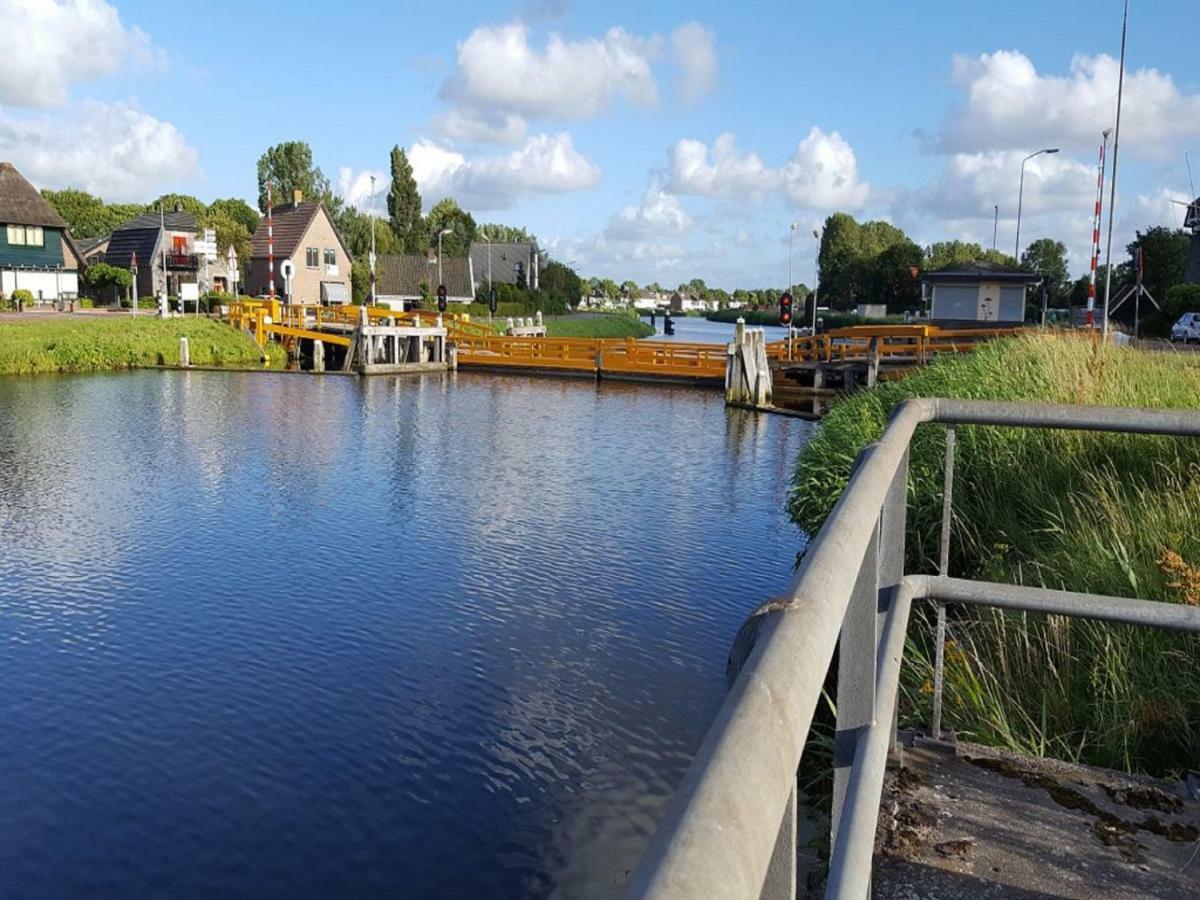 Holiday Home Canal View Alkmaar Exteriör bild